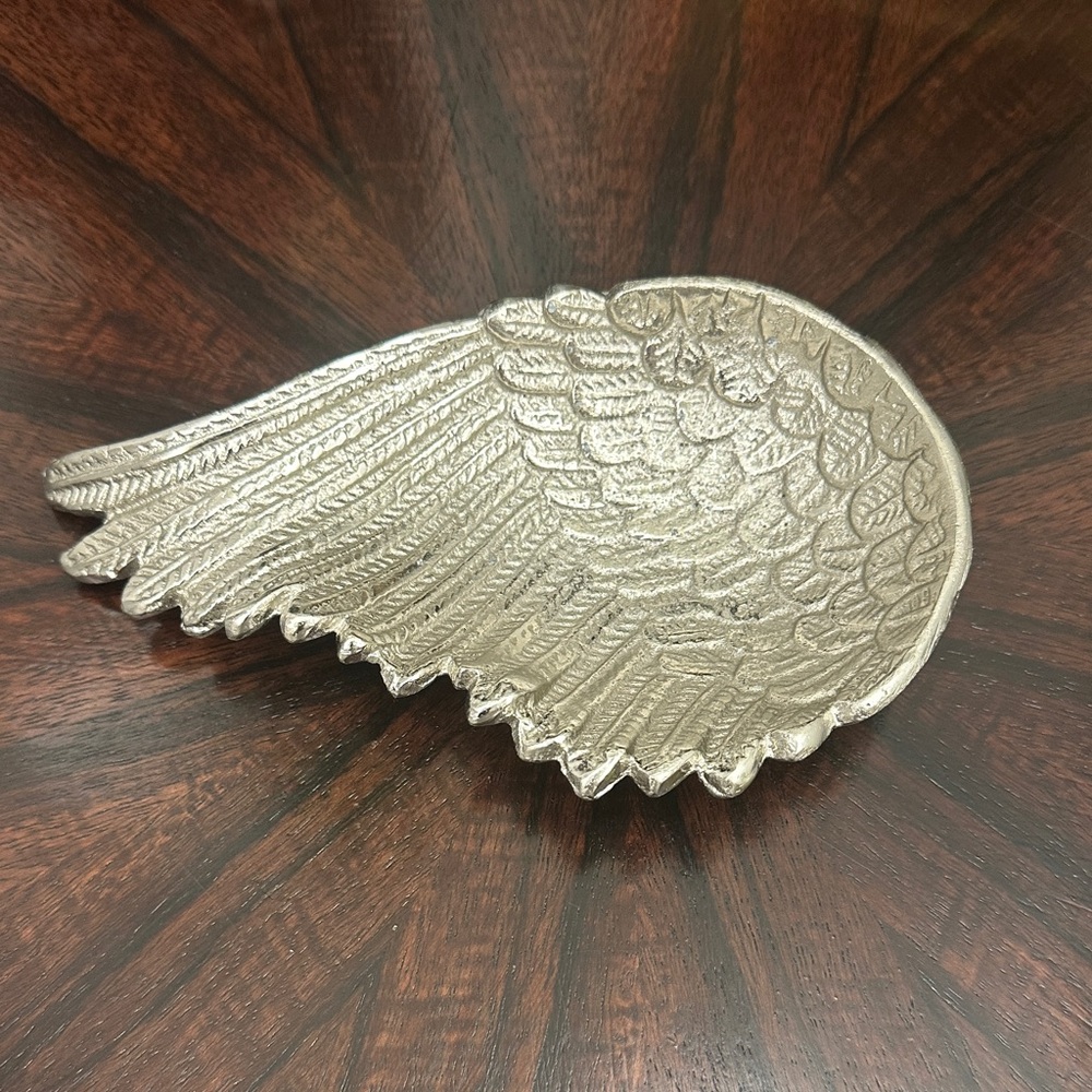 Nate Berkus Angel wing bowl